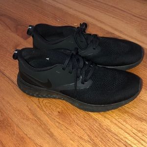 All black nike running shoes